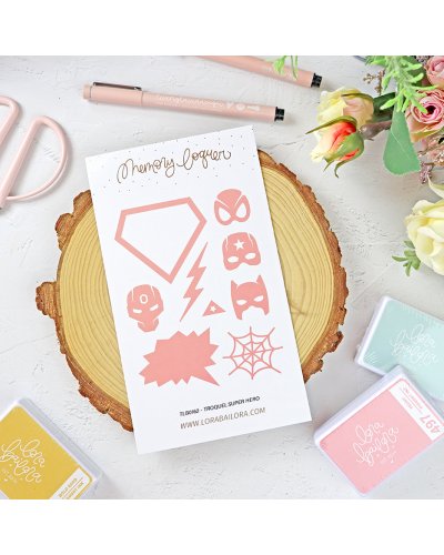 Dies - Super héros - Little M | Lora Bailora